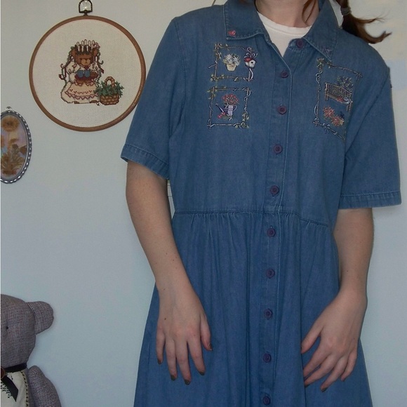 embroidered denim dress - Picture 2 of 5